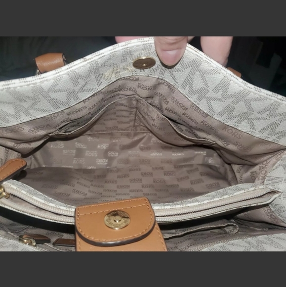 Purse - Picture 2 of 6